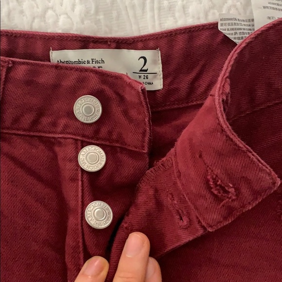 A&E Low Rise Distressed Denim Shorts (2) (26) - Picture 4 of 5